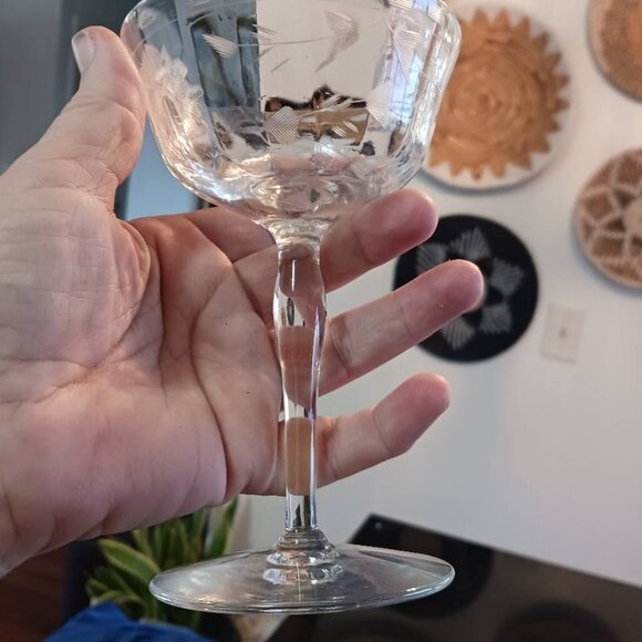 Set of 4 Four Etched Glass Vintage Tall Champagne Sherbert Glasses - Picture 3 of 6